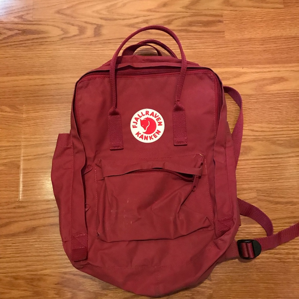 Fijallraven Kanken backpack Plum